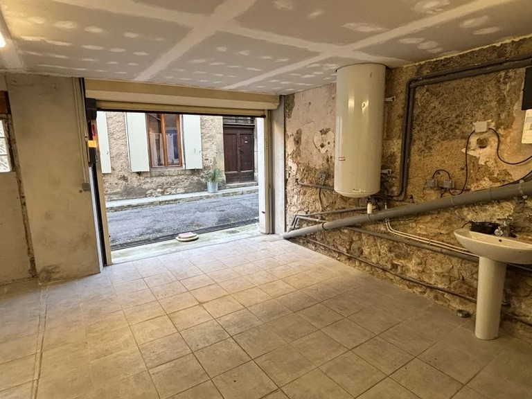 garage (level -1) garage (level -1)